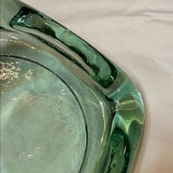 Solid Green Glass Ashtray or Trinket Holder. Heavy, almost 4 lbs. MCM. - Picture 4 of 9